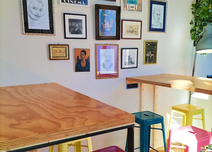 5 Terre Backpackers City
