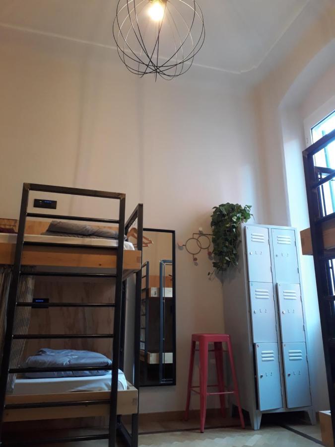 5 Terre Backpackers Hostel *